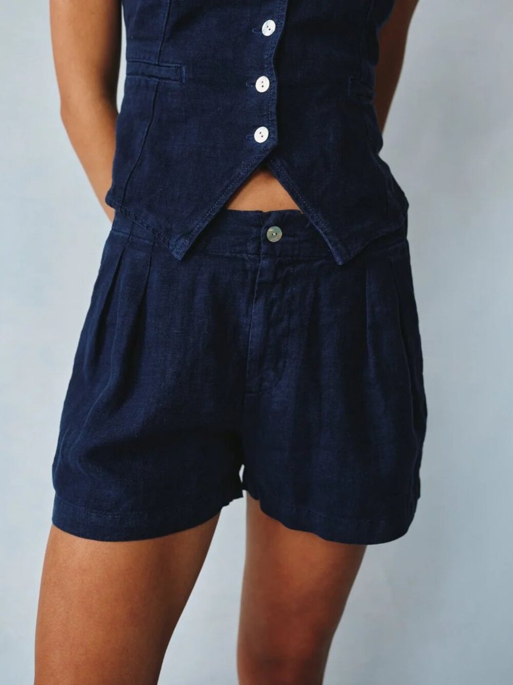 Bella Dahl Medium Italian Navy Double Pleat Short